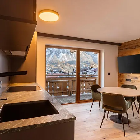 Zugspitz By Alps * Lermoos